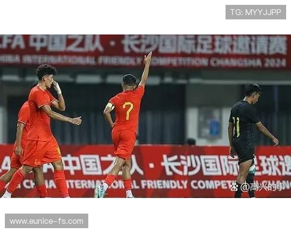 国足再度鏖战亚洲强敌全场奋勇拼搏终以微弱优势艰难取胜 国足再度鏖战亚洲强敌全场奋勇拼搏终以微弱优势艰难取胜