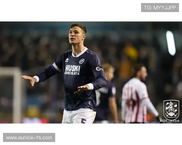 哈德斯菲尔德俱乐部宣布新任主教练上任目标提升球队竞技水平