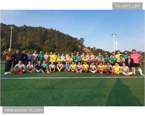 网球赛季重磅开启 各大球员争夺年终总决赛席位激战正酣 网球赛季重磅开启 各大球员争夺年终总决赛席位激战正酣