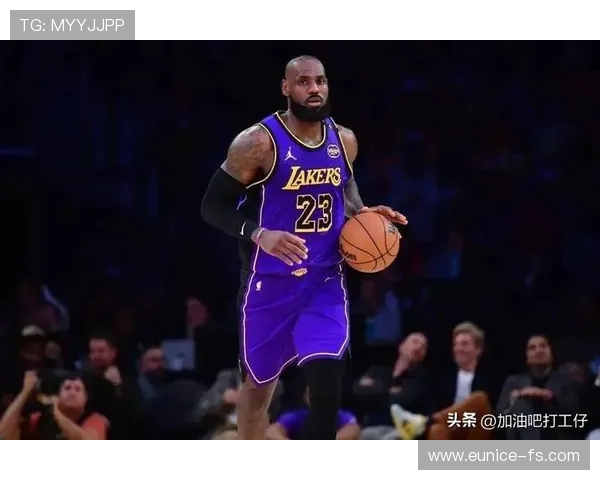 詹姆斯领衔湖人迎战勇士 强强对决引发全明星级别关注