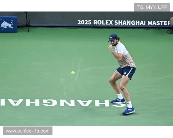 2025年网球赛季开幕：顶级选手竞技状态火热 新星崛起挑战传统强者