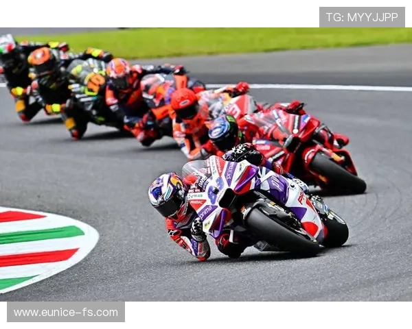 MotoGP赛季战况激烈 多位车手争夺年度总冠军争夺战进入白热化
