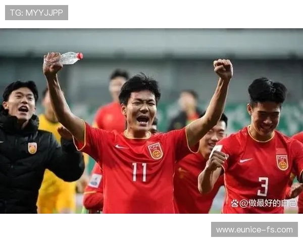 国足备战世预赛迎关键战役主帅强调拼搏与执行力年轻球员迎来机遇球迷期待突破 国足备战世预赛迎关键战役主帅强调拼搏与执行力年轻球员迎来机遇球迷期待突破